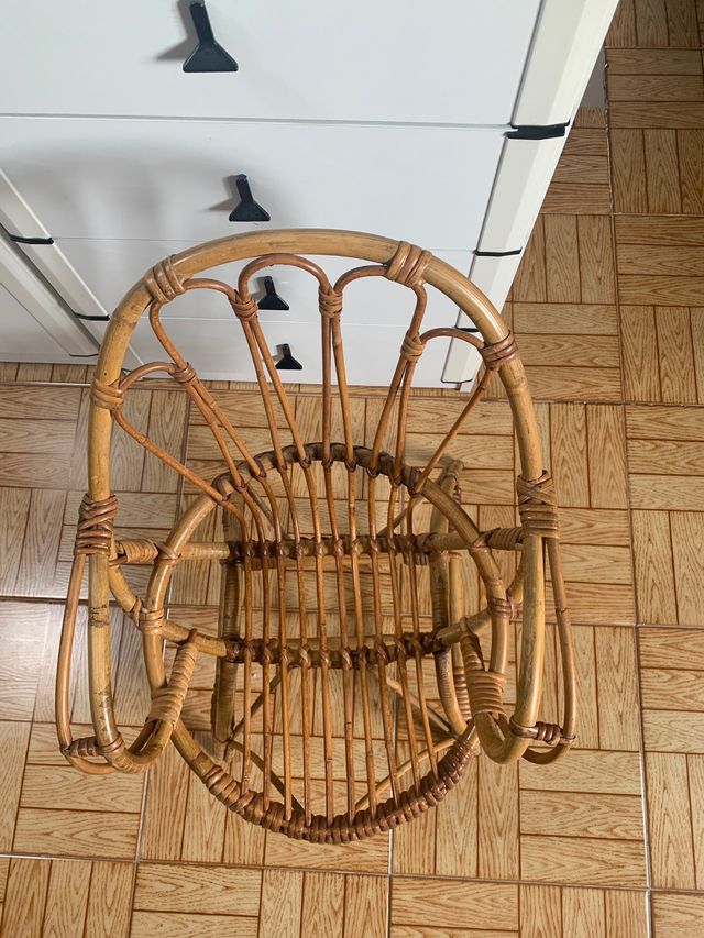 Silla de niños de mimbre