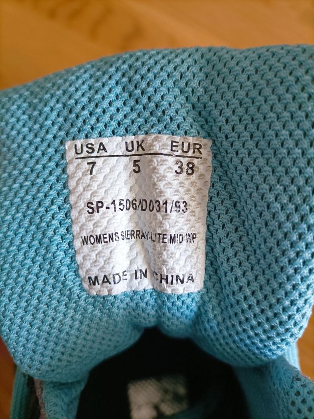 Botas de montaña HI-TEC