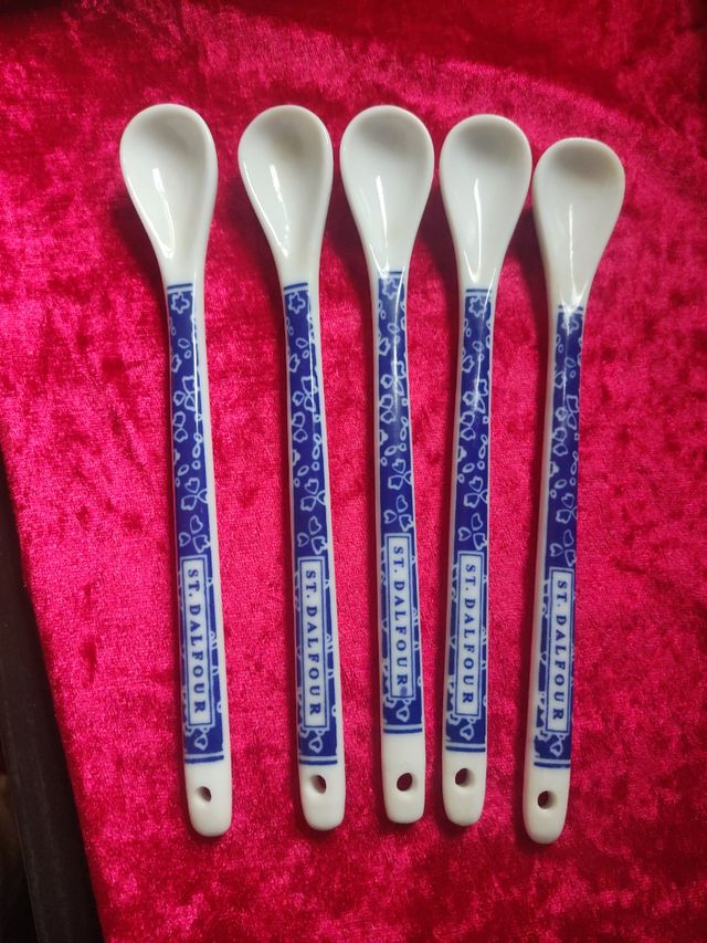 Cucharas de porcelana