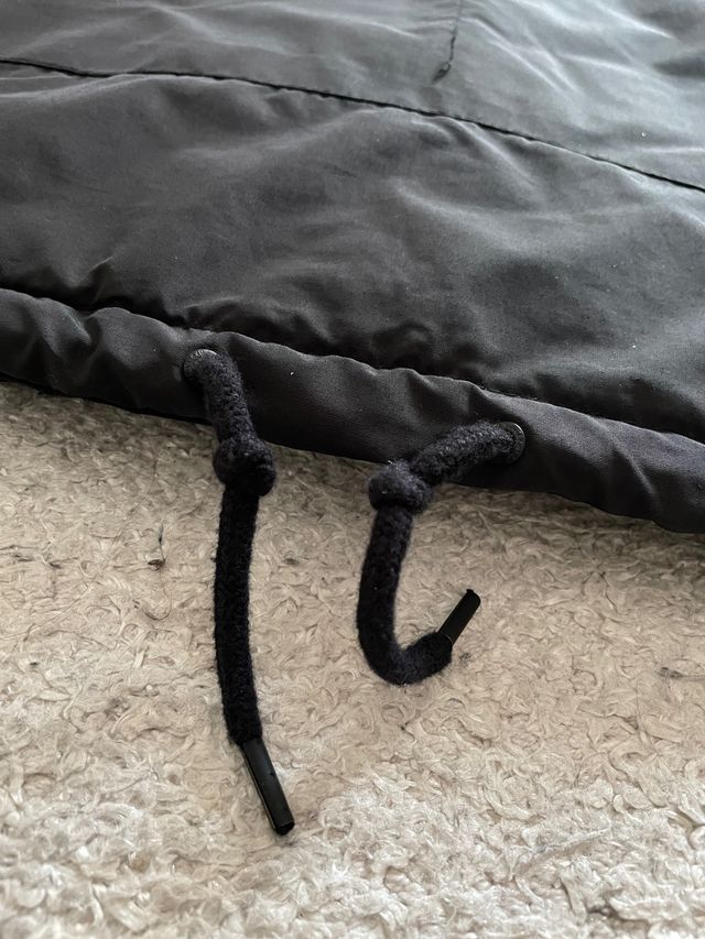 Chaqueta con bolsillo de canguro Pull&Bear (M)