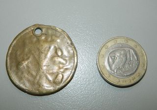 Medalla Siglo XVII religiosa de Maria 8,4 gramos.