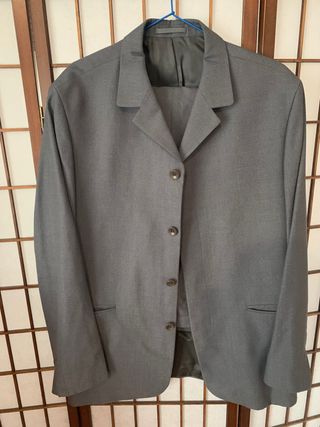 Traje de hombre gris
