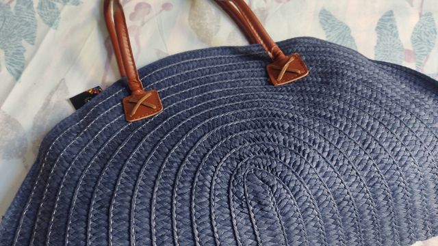 Bolso azul tipo capazo. Sin estrenar