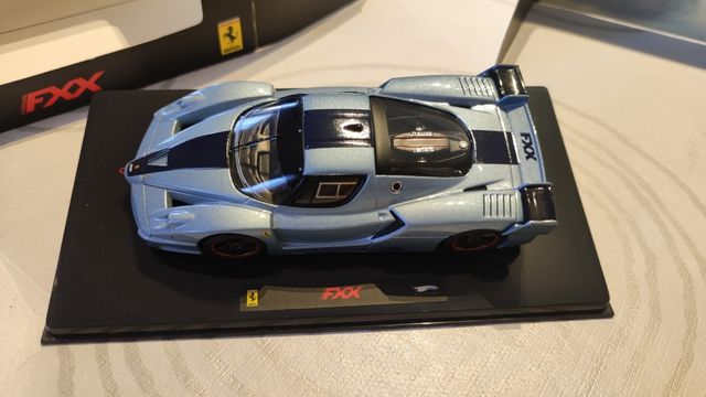 Ferrari FXX 1:43 Hot wheels