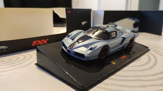 Ferrari FXX 1:43 Hot wheels
