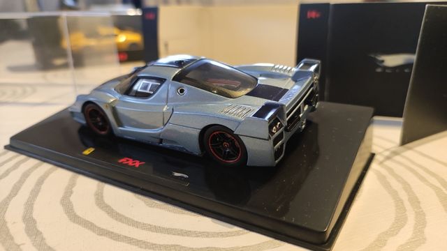 Ferrari FXX 1:43 Hot wheels