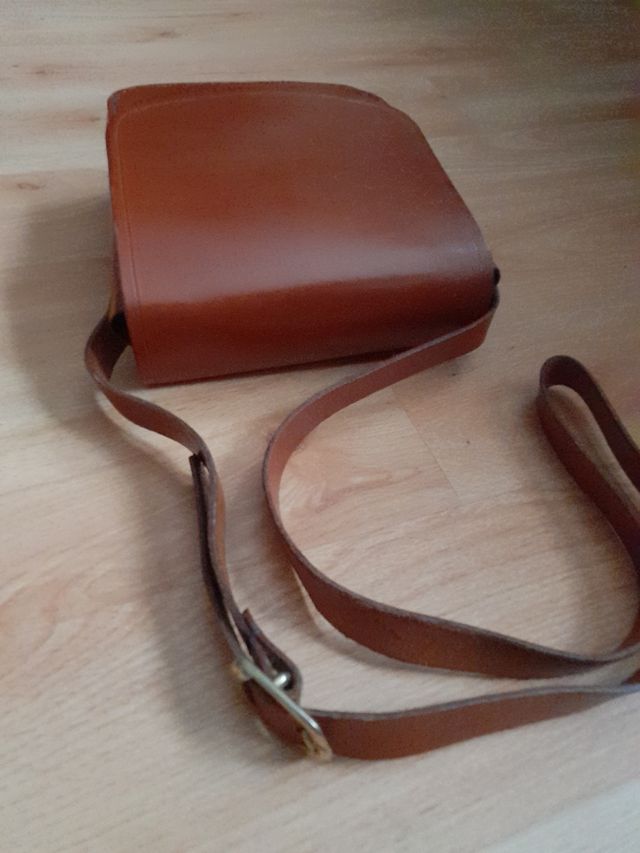 Bolso de cuero. Artesania