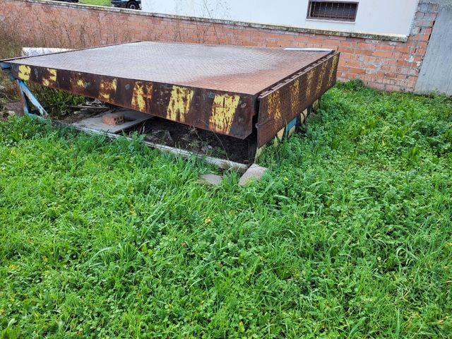 Plataforma elevadora muelle