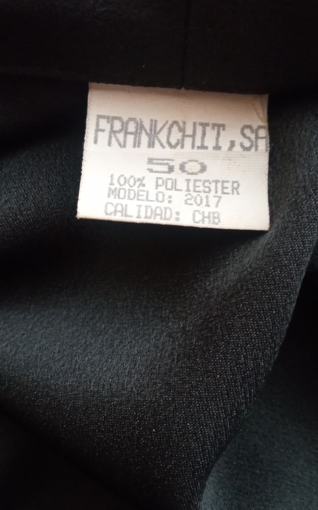 traje muy elegante,indicado para eventos.