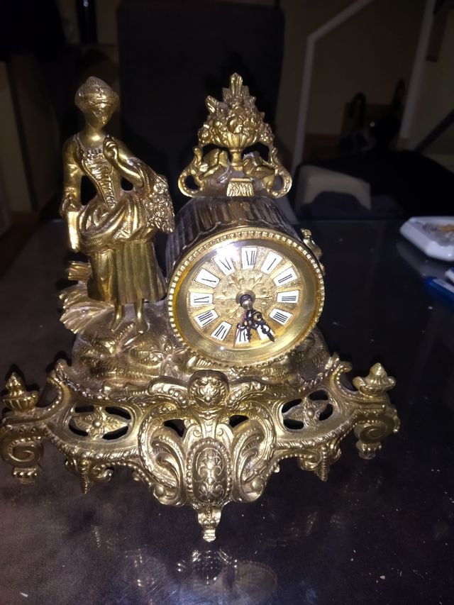 orologio in bronzo molto antico.