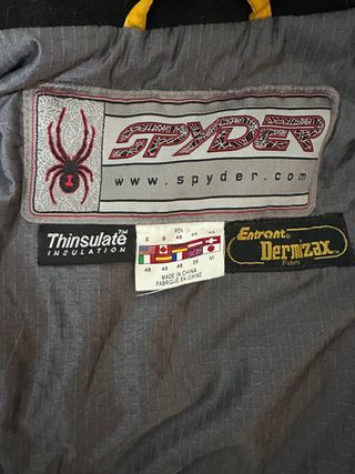 Abrigo de ski marca Spyder