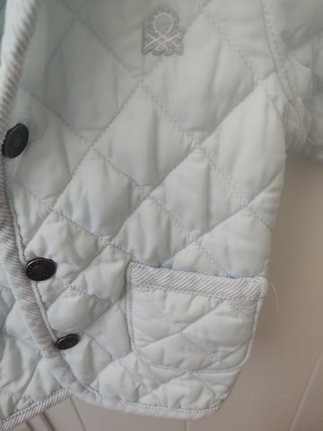 Chaqueta abrigo Benetton talla 6 a 9 meses