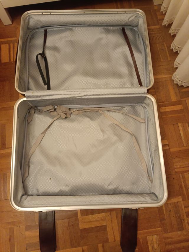 Maleta antigua de piel