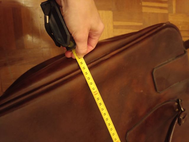 Maleta antigua de piel