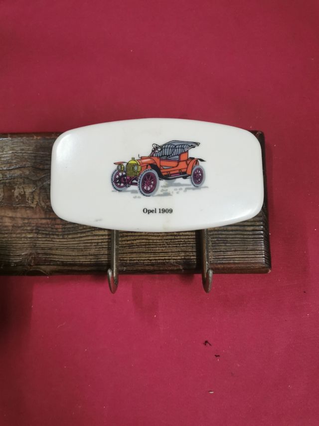 PERCHERO RÚSTICO ANTIGUO