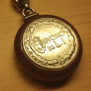 Portachiavi in legno con moneta Buono da 1 Lira