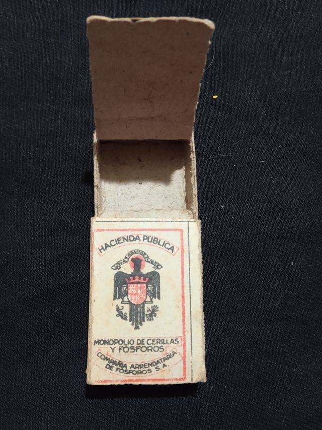 Caja de Cerillas "Fosforera Española", Escudo
