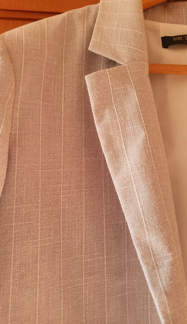 Americana Gris con Rayas Diplomáticas