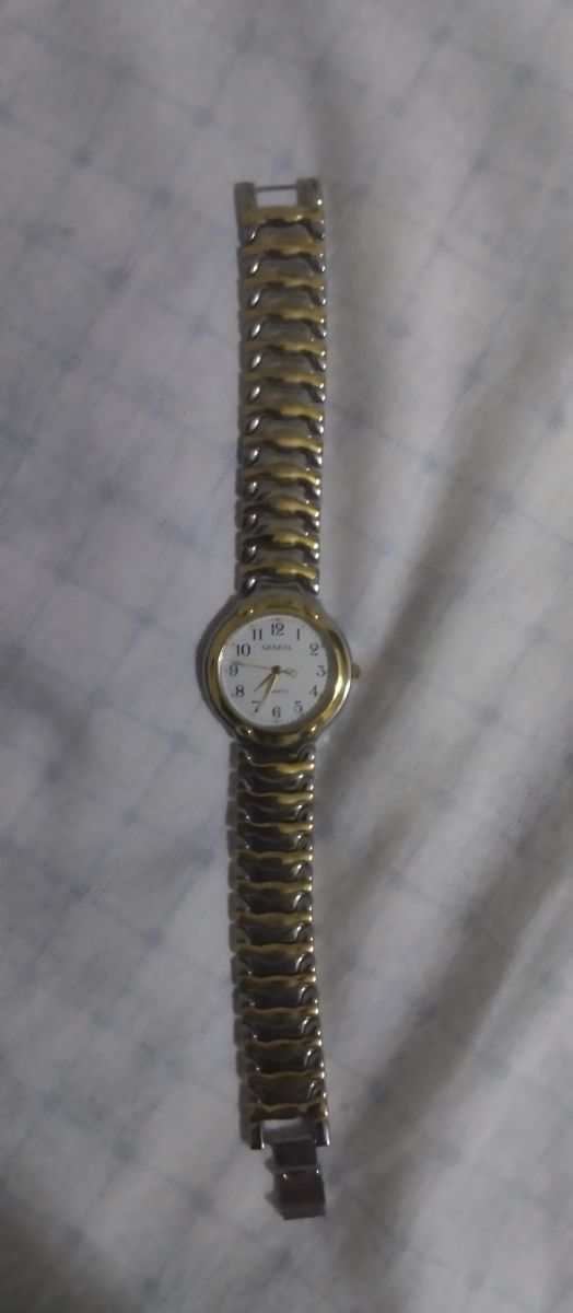 Reloj Dorado