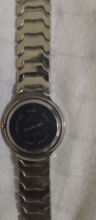 Reloj Dorado
