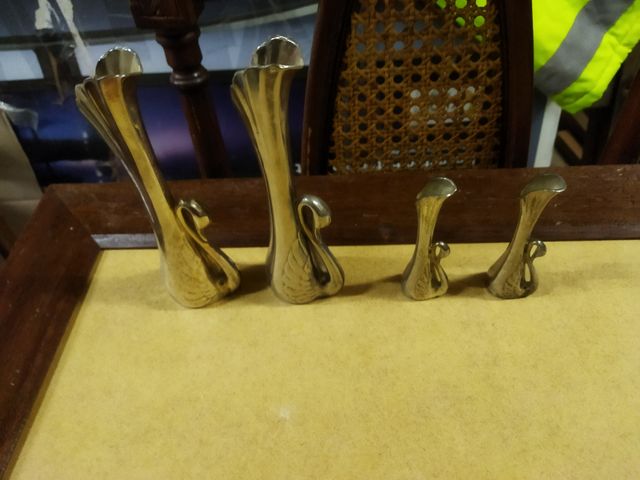 violette in metallo antico