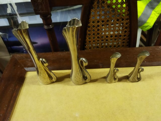 violette in metallo antico