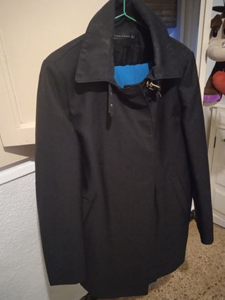 gabardina negra zara
