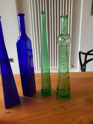 Bottiglie colorate 