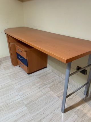 Scrivania con tavolo pieghevole