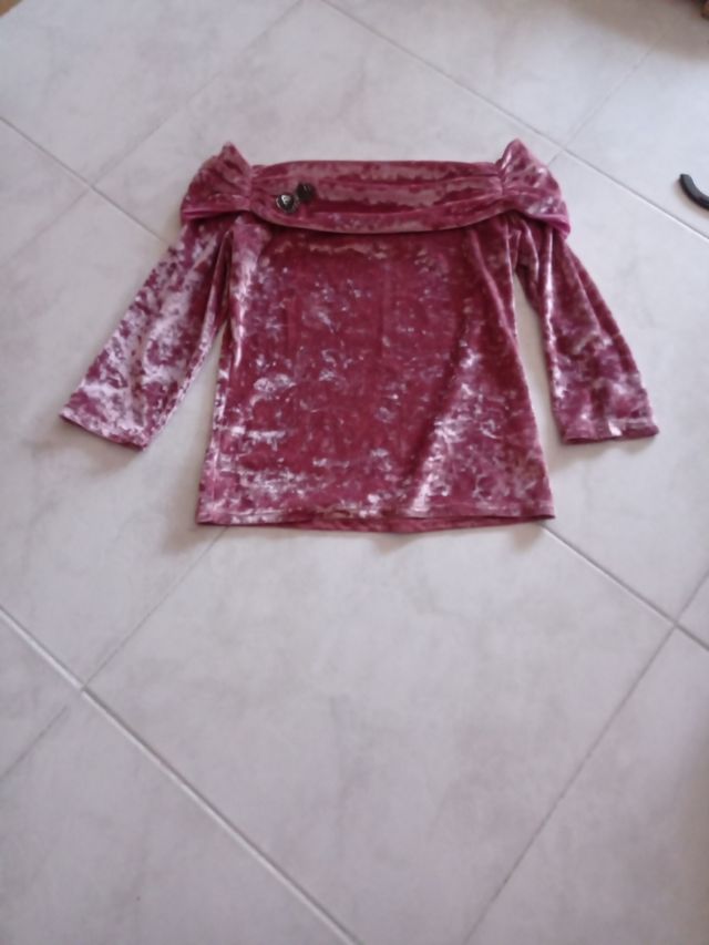 vendo blusa color chicle de trrciopelo