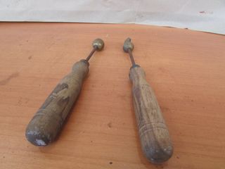 Dos herramientas antiguas guarnicionero cuero