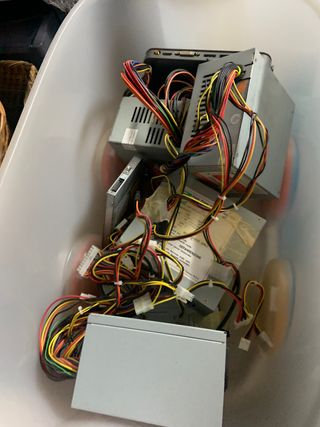 Alimentatori per pc ..Tastiere ..cd