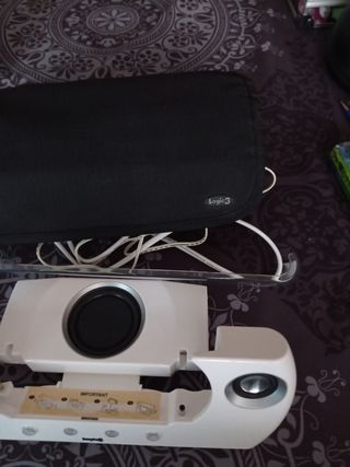 Altavoces psp marca Logic3 blancos