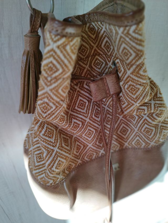 Bolso hombro o bandolera. Tipo bombonera