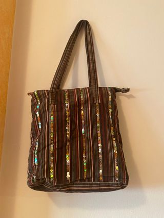 Bolso hippie lentejuelas. MUY NUEVO