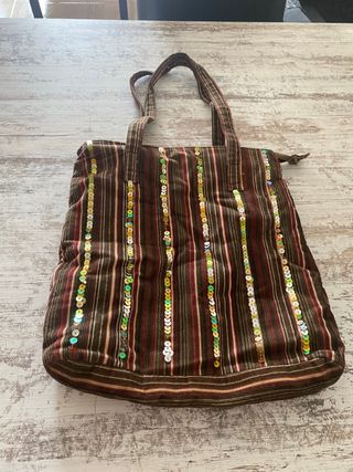 Bolso hippie lentejuelas. MUY NUEVO
