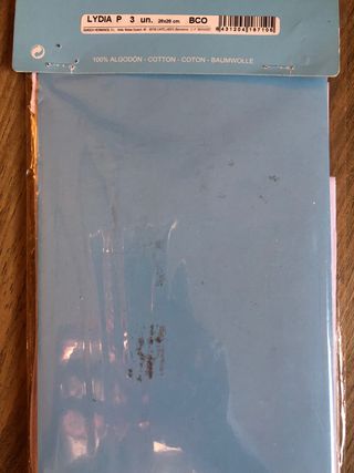 Tres Pañuelos blancos de señora . Marvin