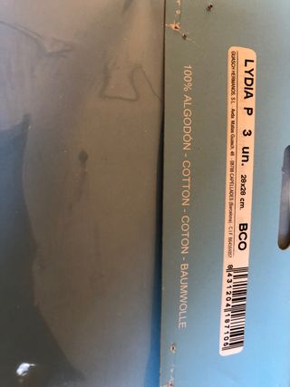 Tres Pañuelos blancos de señora . Marvin