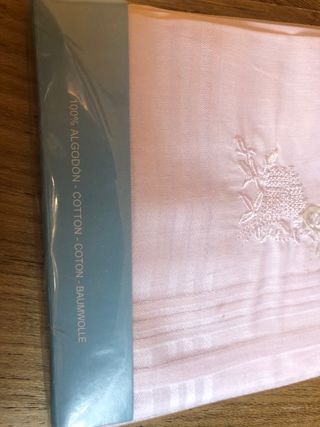 Tres Pañuelos blancos de señora . Marvin