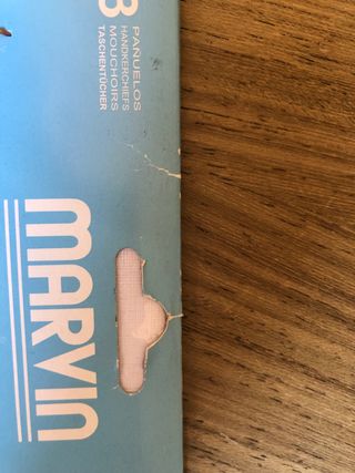 Tres Pañuelos blancos de señora . Marvin