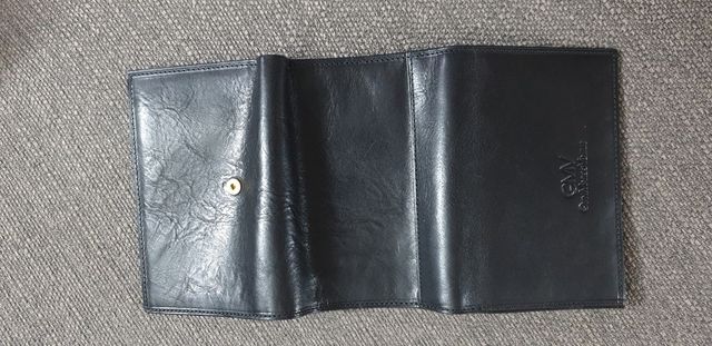 portafogli in pelle