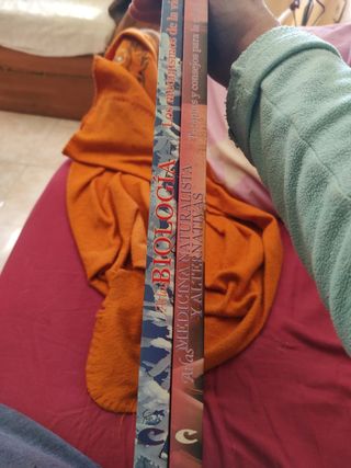 Dos libros .Medicina Naturalista y biología