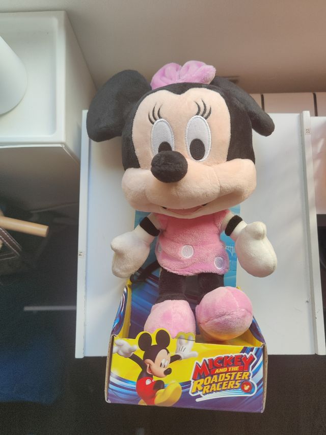 Minnie peluche nuevo 23 cm