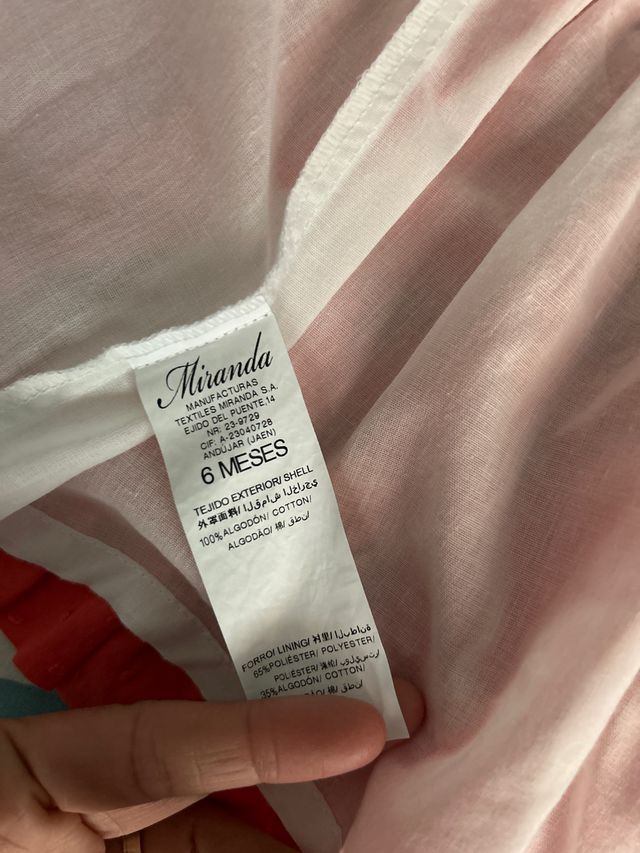 Vestido color coral .