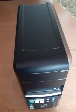 caja de ordenador vacía