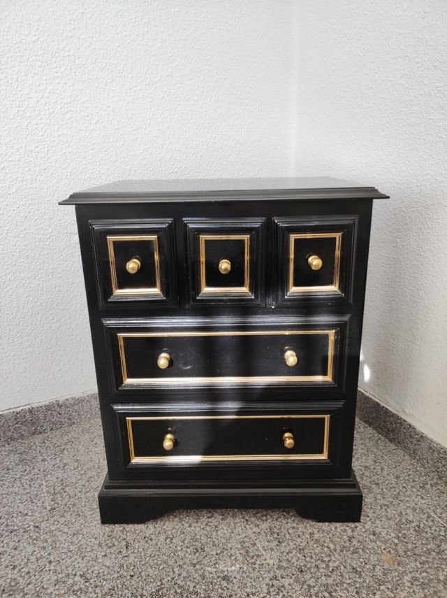 Mesita / simfonier antiguo de habitación.