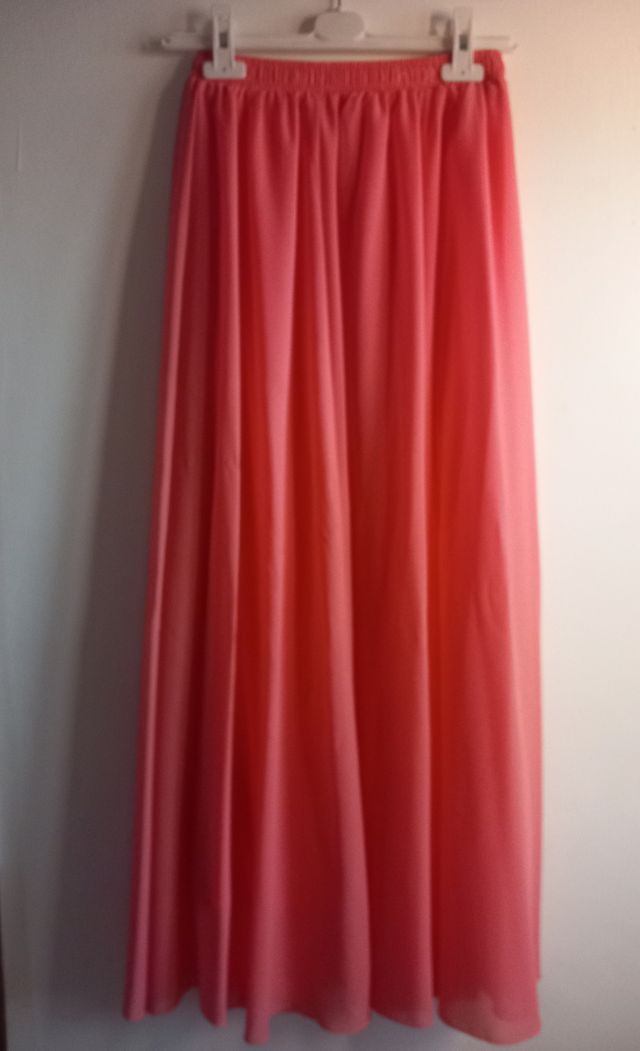Falda larga color coral 