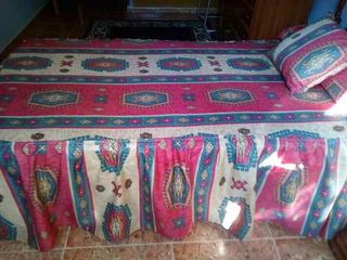 JUEGO DE EDREDÓN,COLCHA VERANO Y FUNDAS COJINES 