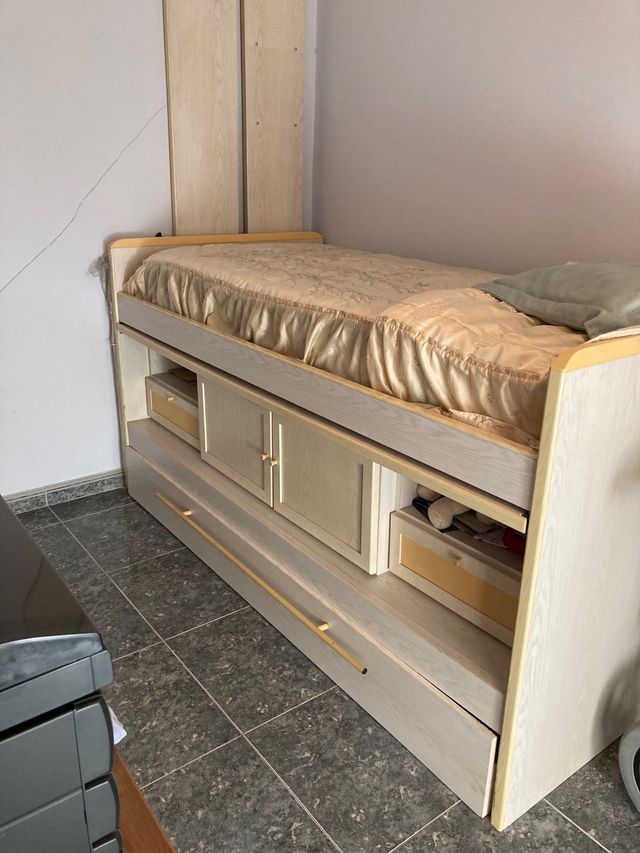 Cama nido con escritorio integrado