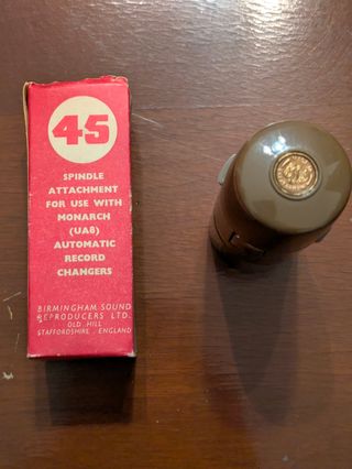 Mueble radio tocadiscos antiguo